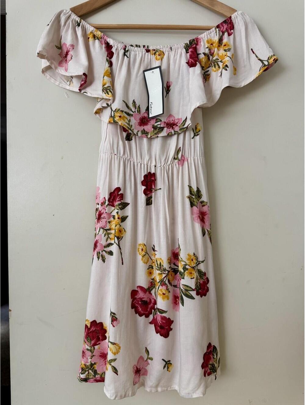 Feathers Women’s Dress Size S Floral Pattern New w Tags Off Shoulders Sundress